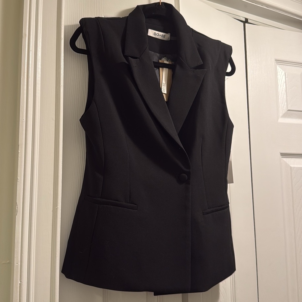 DO + BE Sleeveless Blazer NWT
